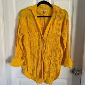 UO WINNIE TWIST-BACK YELLOW BUTTON DOWN SHIRT